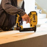 Аккумуляторный степлер DeWALT DCN681N