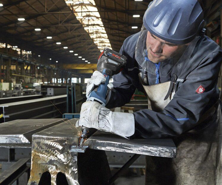 Аккумуляторная прямая шлифмашина BOSCH GGS 18V-23 LC