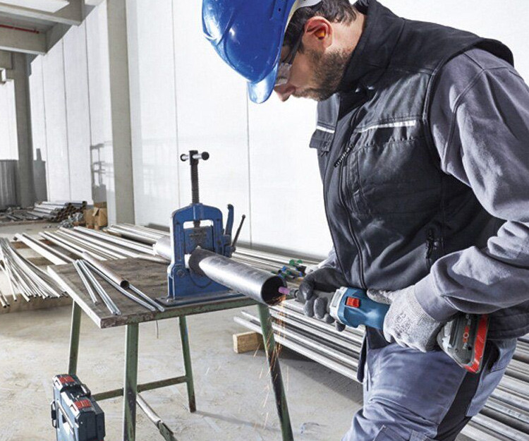 Аккумуляторная прямая шлифмашина BOSCH GGS 18V-23 PLC