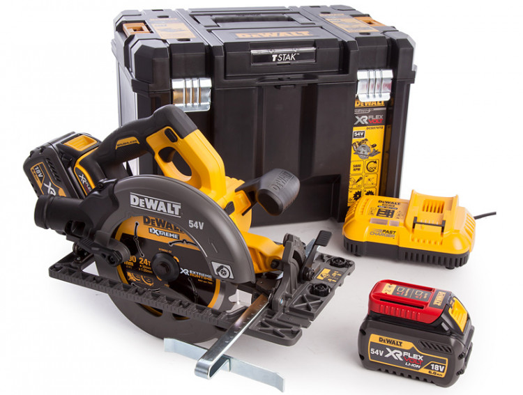 Аккумуляторная дисковая пила DeWALT DCS576T2