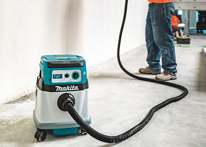 Аккумуляторный пылесос MAKITA DVC152LZ