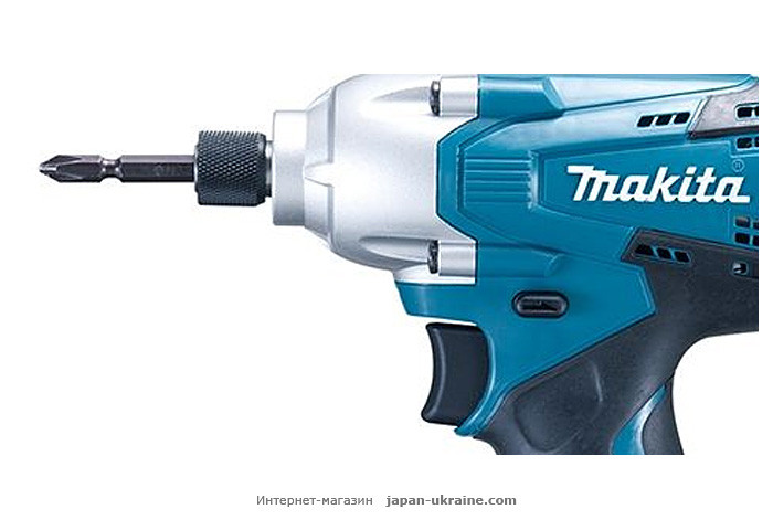 Аккумуляторный ударный шуруповерт MAKITA TD127DWE