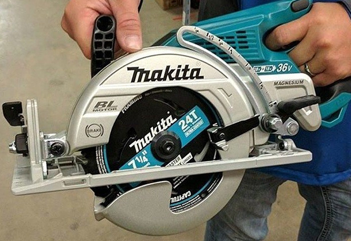 Аккумуляторная дисковая пила MAKITA DRS780Z
