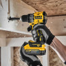 Аккумуляторная дрель-шуруповерт DeWALT DCD800H2T