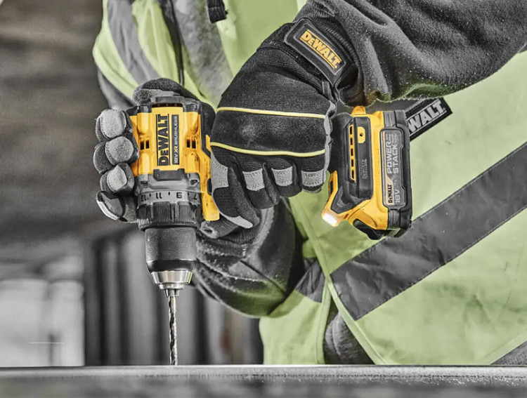 Аккумуляторная дрель-шуруповерт DeWALT DCD800P2T
