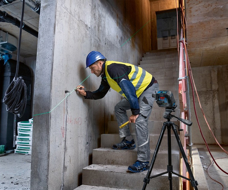 Линейный нивелир BOSCH GLL 2-15 G + LB 10 + DK 10 + кейс