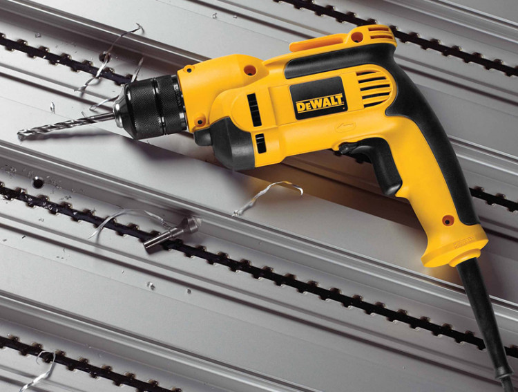 Безударная дрель DeWALT DWD112S