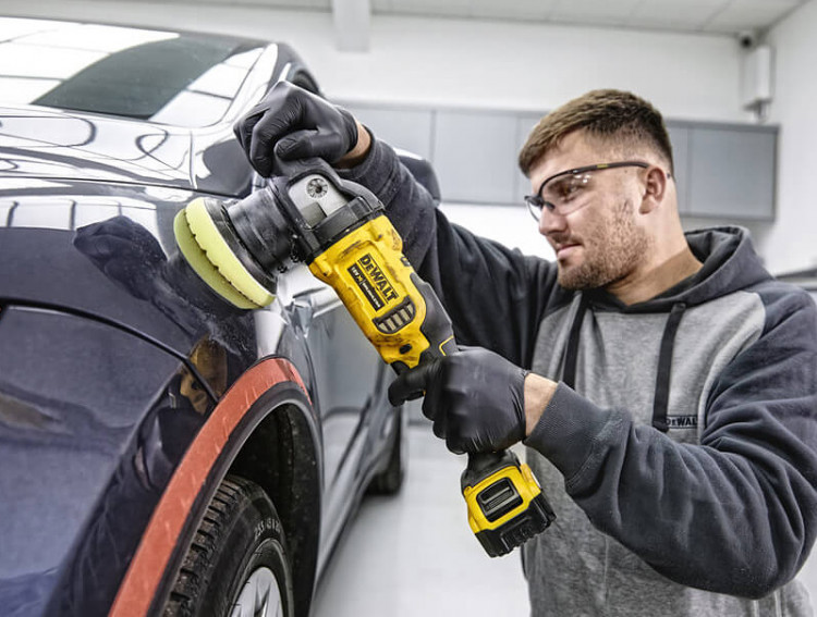 Аккумуляторная полировальная машина DeWALT DCM848P2