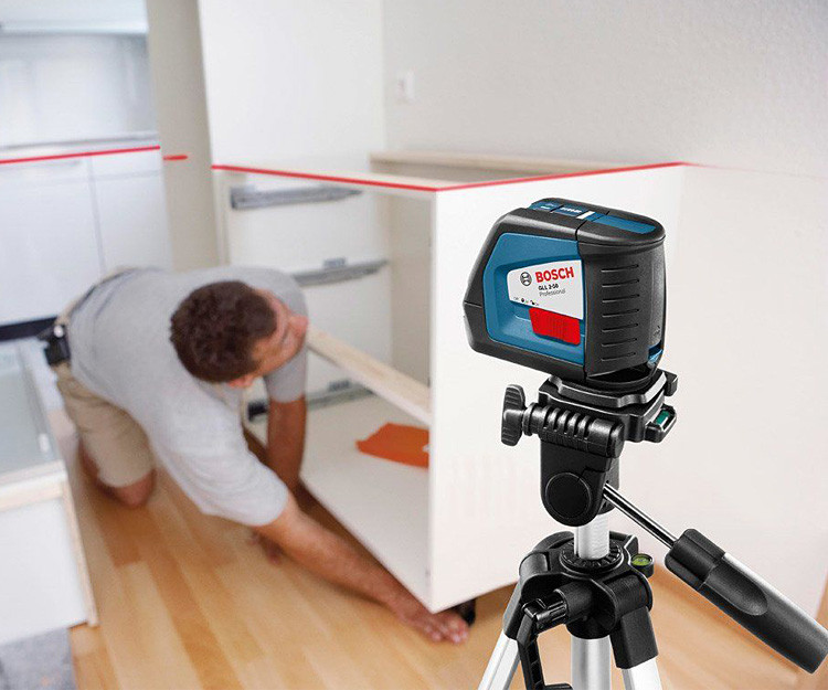 Линейный нивелир BOSCH GLL 2-50 + BM1 + LR2