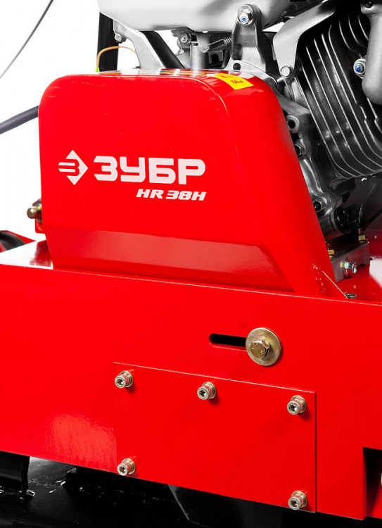 Виброплита бензиновая ЗУБР ЗВПБ-38 ГРХ