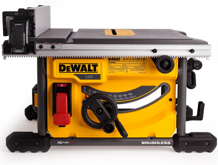 Аккумуляторная циркулярная пила DeWALT DCS7485T2