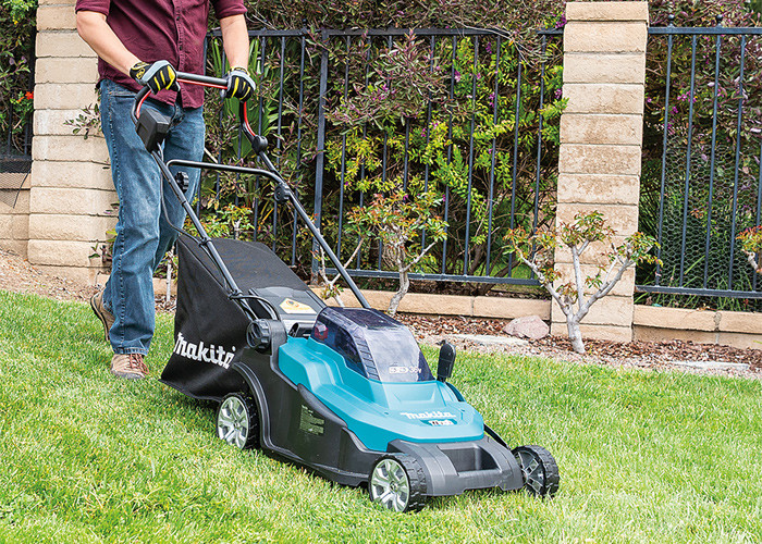 Аккумуляторная газонокосилка MAKITA SOFA-DLM432Z + ламзак