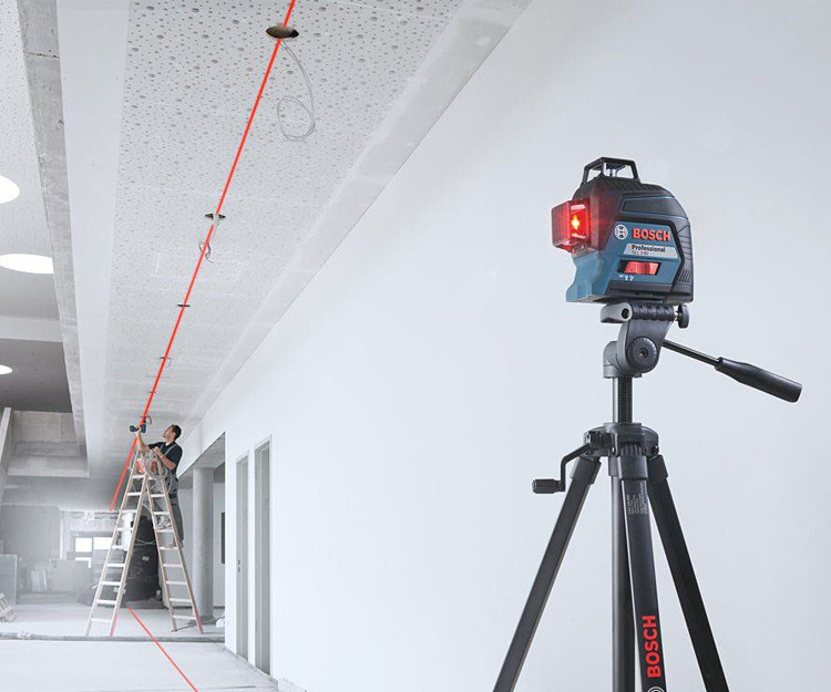 Линейный нивелир BOSCH GLL 3-80 + кейс