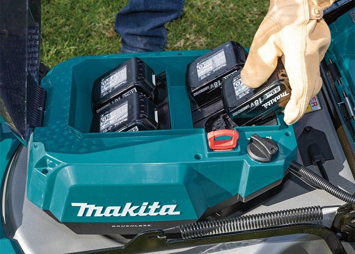 Аккумуляторная газонокосилка MAKITA SOFA-DLM462PT4 + ламзак
