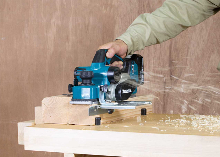 Аккумуляторный рубанок MAKITA DKP181Z