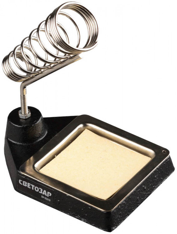 Подставка для паяльника СВЕТОЗАР SV-55319 применяется для безопасности при паяльных работах. Направляющая подставки сделана так