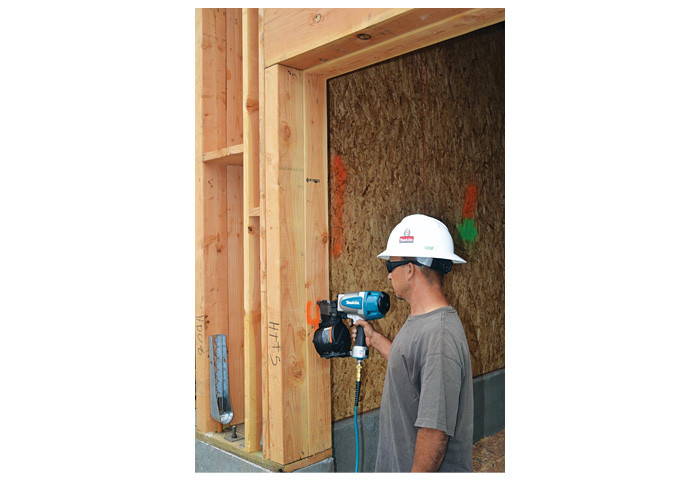 Гвоздезабивной пистолет MAKITA AN454