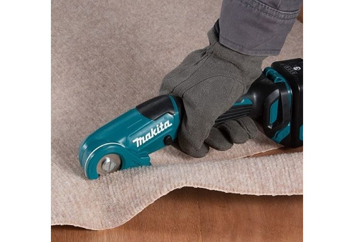 Аккумуляторный дисковый резак MAKITA CP100DWA