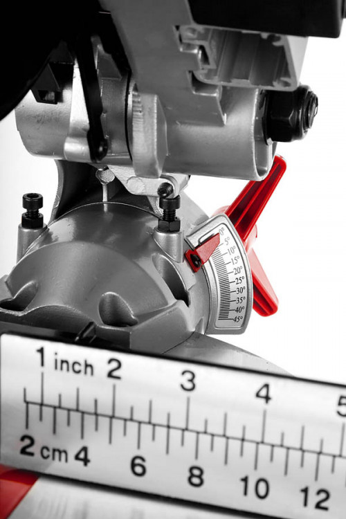 Пила торцовочная ЗУБР ЗПТК-255-1800