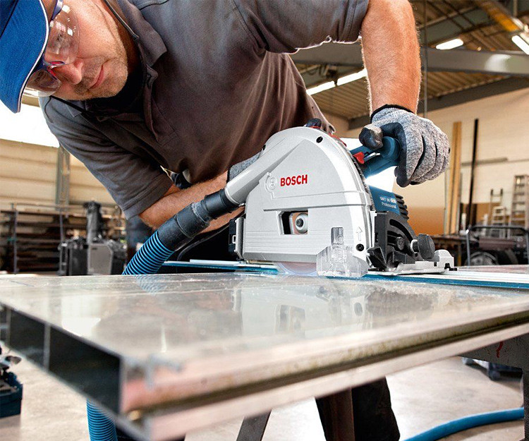 Погружная дисковая пила BOSCH GKT 55 GCE