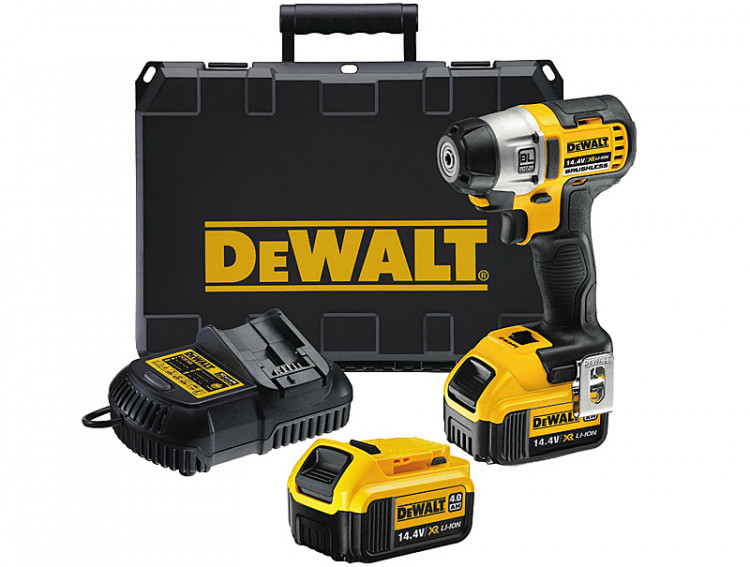 Аккумуляторная дрель-шуруповерт DeWALT DCF825M2