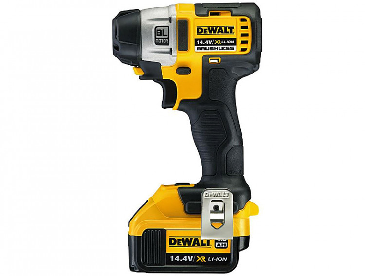 Аккумуляторная дрель-шуруповерт DeWALT DCF825M2