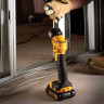 Аккумуляторный фонарь DeWALT DCL040