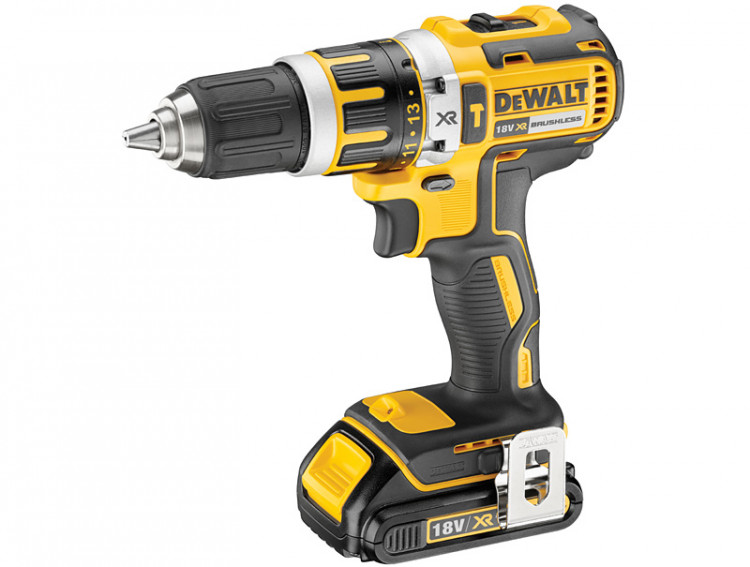 Аккумуляторная дрель-шуруповерт DeWALT DCK795S2T