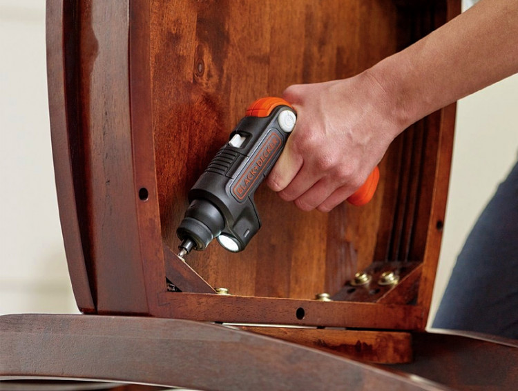 Аккумуляторная отвертка BLACK&DECKER BDCSFL20C