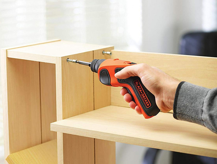 Аккумуляторная отвертка BLACK&DECKER CS3651LC