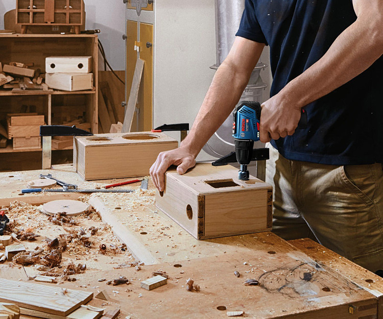 Аккумуляторная дрель-шуруповерт BOSCH GSR 12V-30 Solo