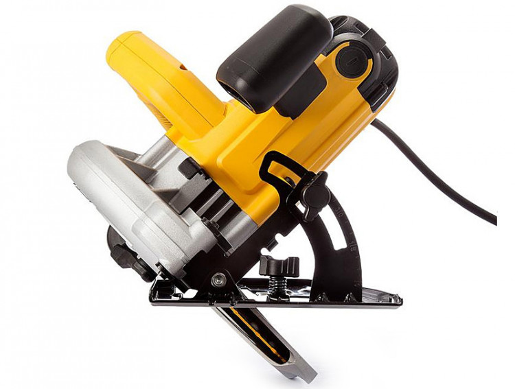 Дисковая пила DeWALT DWE560