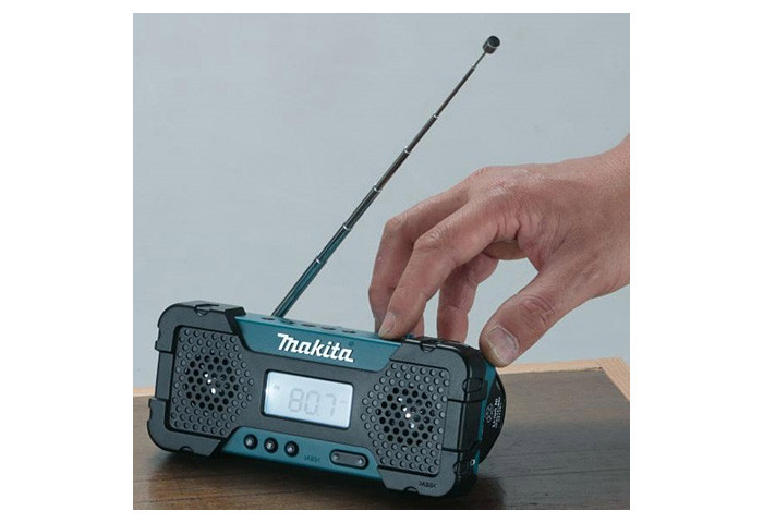 Аккумуляторный радиоприемник MAKITA MR051