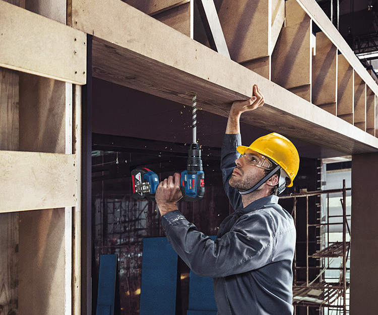 Аккумуляторная дрель-шуруповерт BOSCH GSR 18V-50 Solo