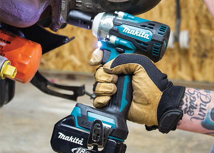 Аккумуляторный гайковерт MAKITA DTW301Z