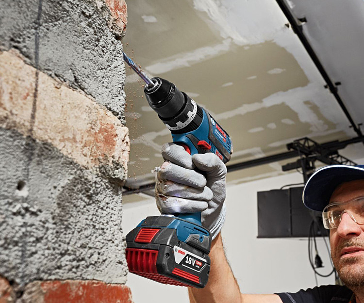 Аккумуляторная дрель-шуруповерт BOSCH GSR 18V-60 C