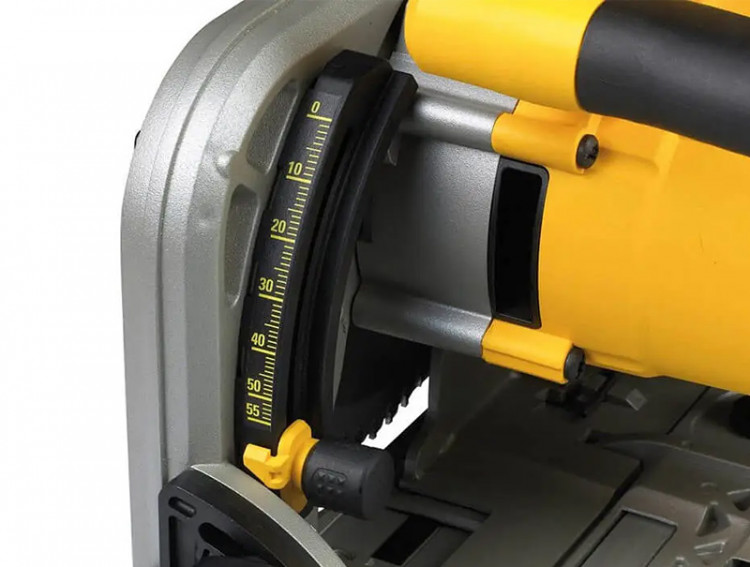 Дисковая пила DeWALT DWS520KT