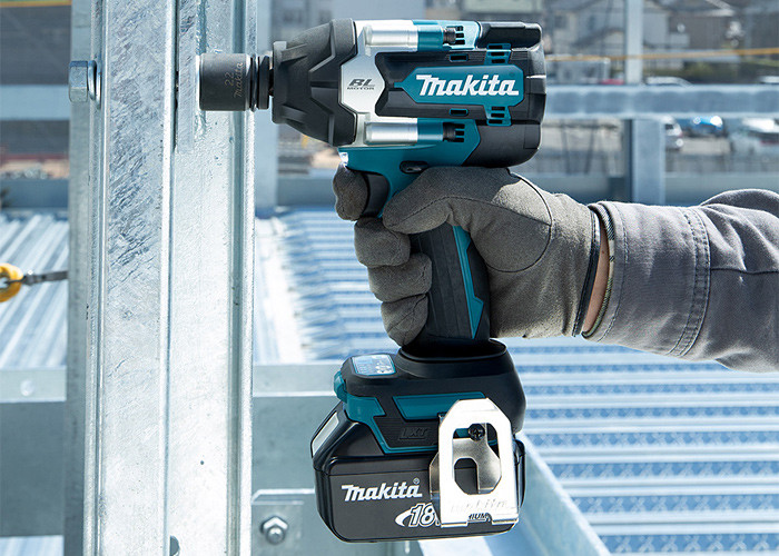 Аккумуляторный гайковерт MAKITA DTW701Z