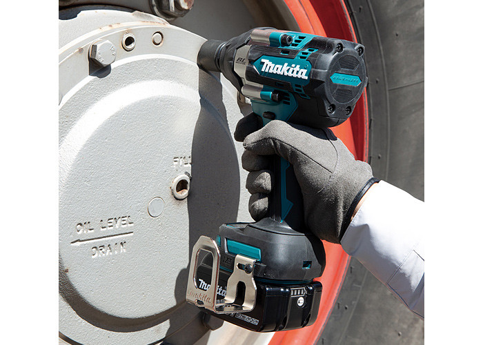Аккумуляторный гайковерт MAKITA DTW701Z
