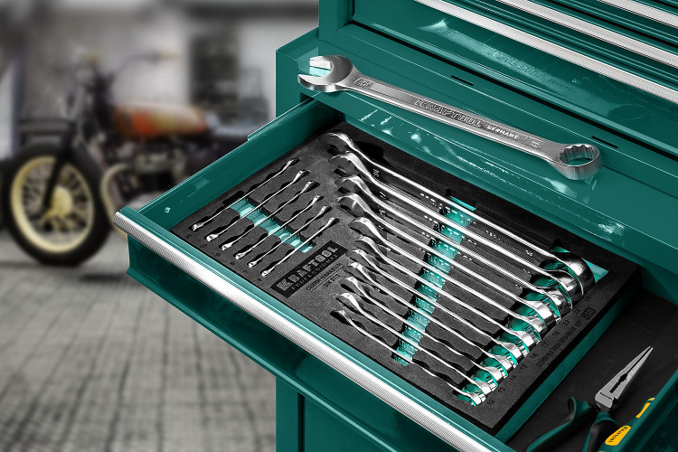 Набор комбинированных гаечных ключей KRAFTOOL 27079-H18E