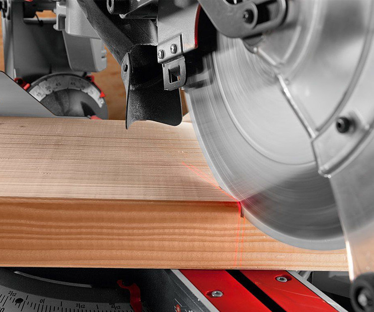 Торцовочная пила BOSCH GCM 12 GDL