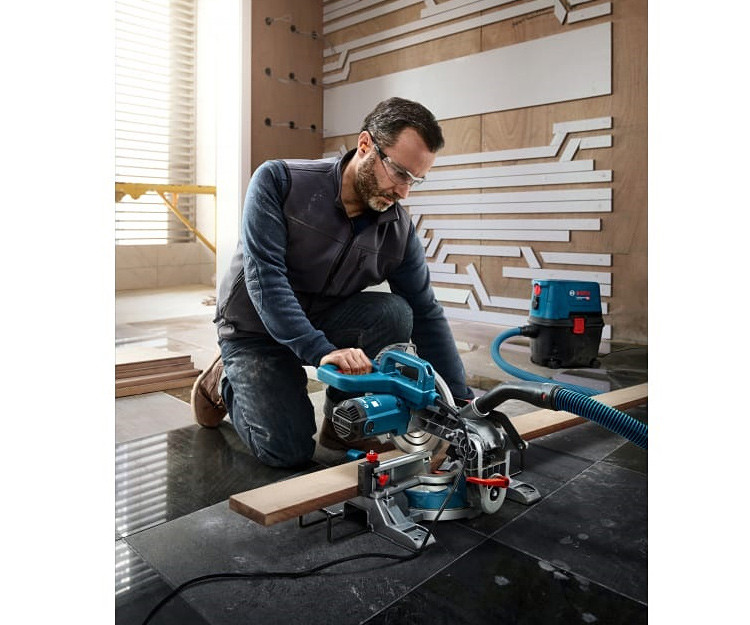 Торцовочная пила Bosch GCM 216