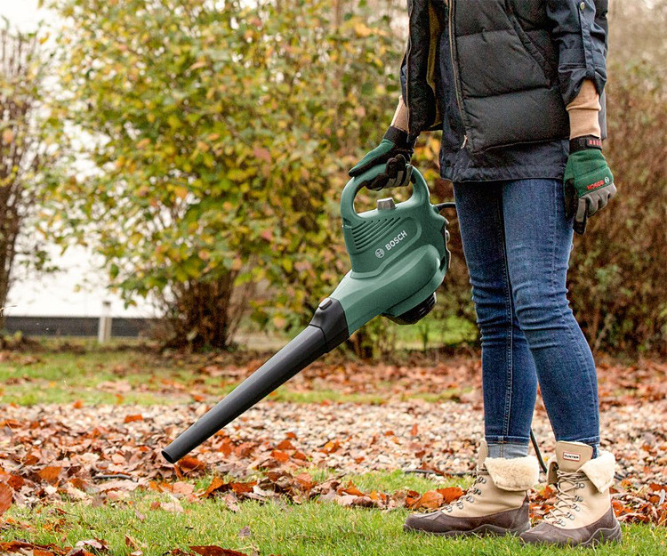 Садовый пылесос-воздуходувка BOSCH Universal Garden Tidy