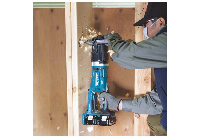 Аккумуляторная угловая дрель MAKITA DDA460ZK