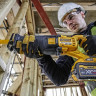 Аккумуляторная ножовка DeWALT DCS389X2