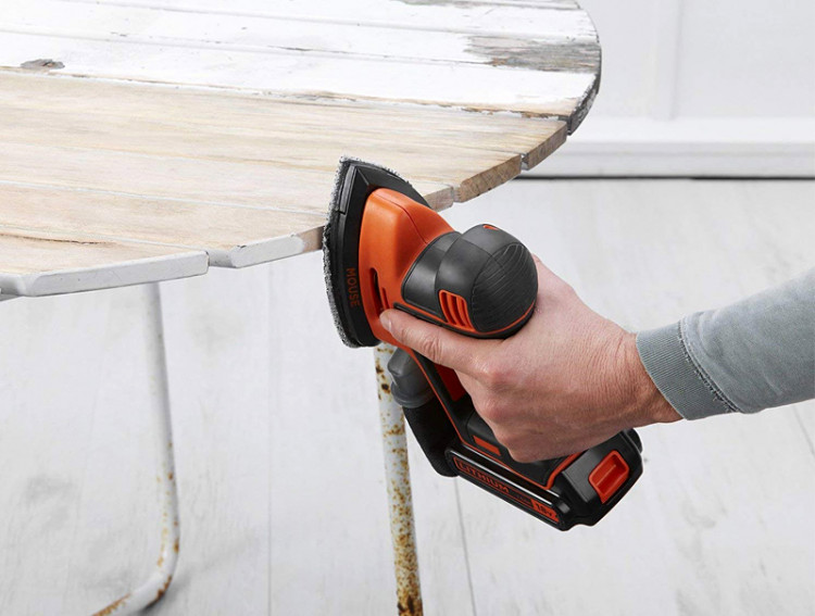 Аккумуляторная виброшлифмашина BLACK&DECKER BDCDS18