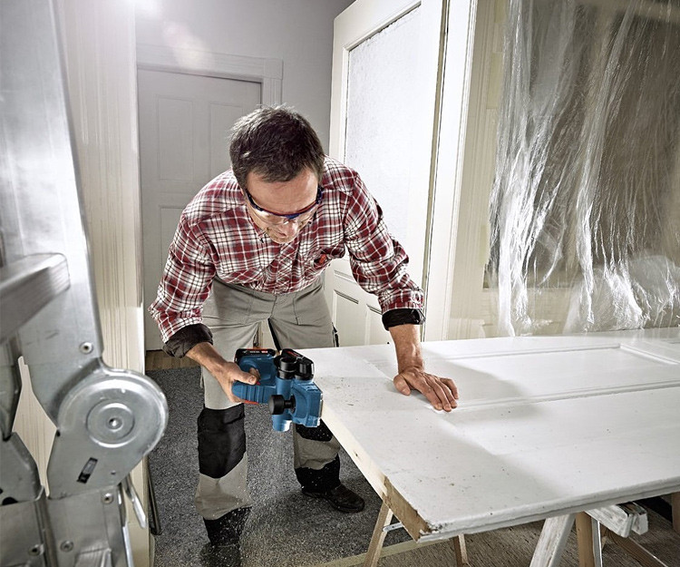 Аккумуляторный рубанок BOSCH GHO 18 V-LI Solo