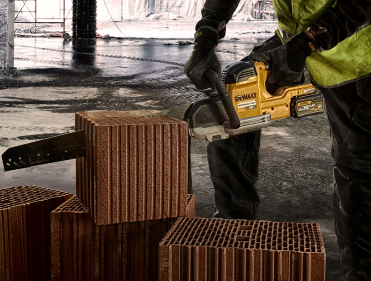 Аккумуляторная пила DeWALT DCS396N