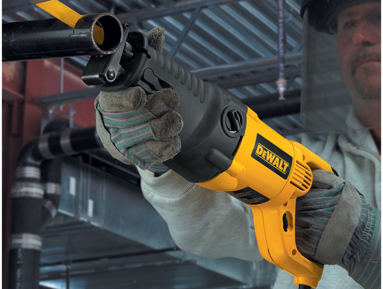 Сабельная пила DeWALT DW311K