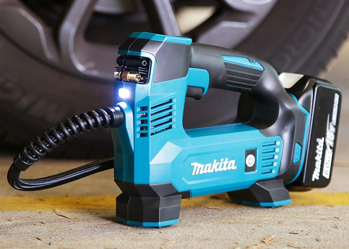 Аккумуляторный компрессор MAKITA DMP180Z
